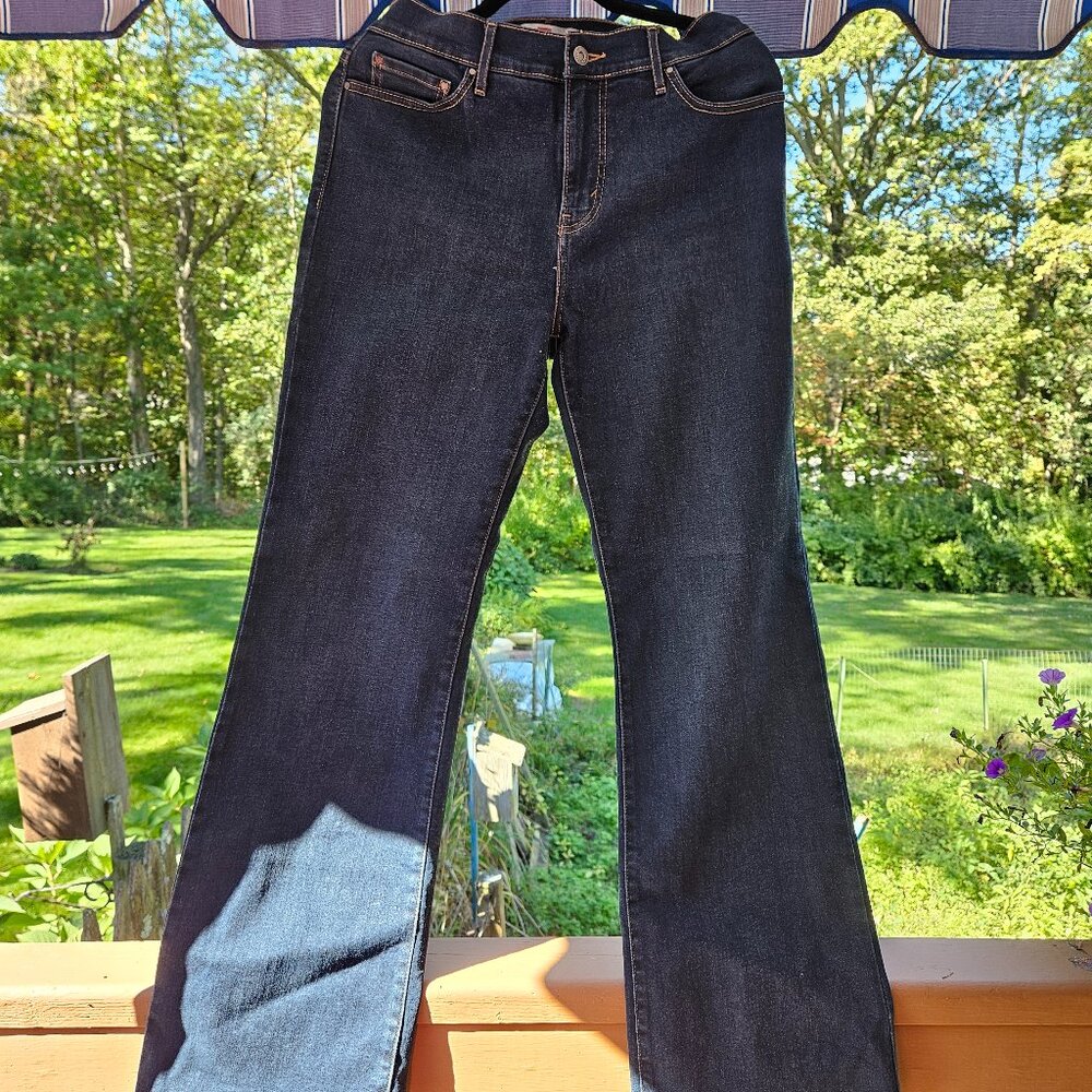 LEVIS 512 PERFECTLY SLIMMING BOOT CUT SIZE 10 M